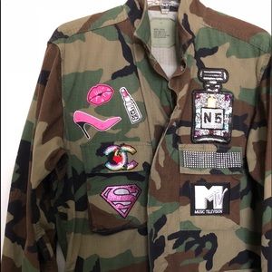 🌸SOLD🌸 one of kind fatigue jacket w/patches